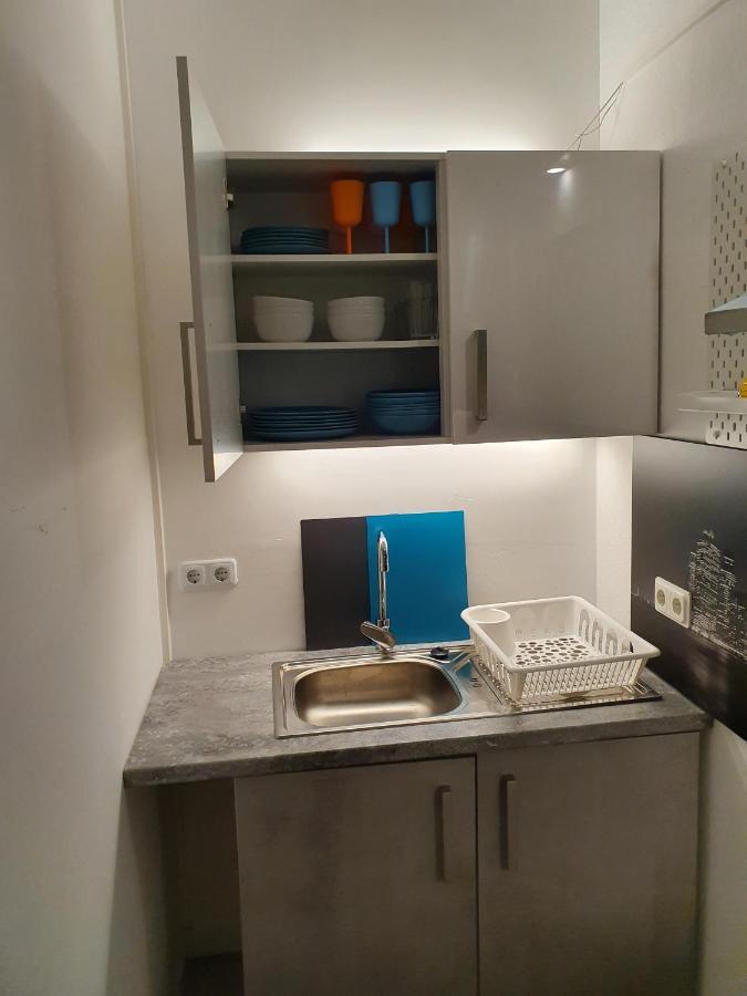 Central Lichtenberger Apartment For 6 People Berlino Esterno foto