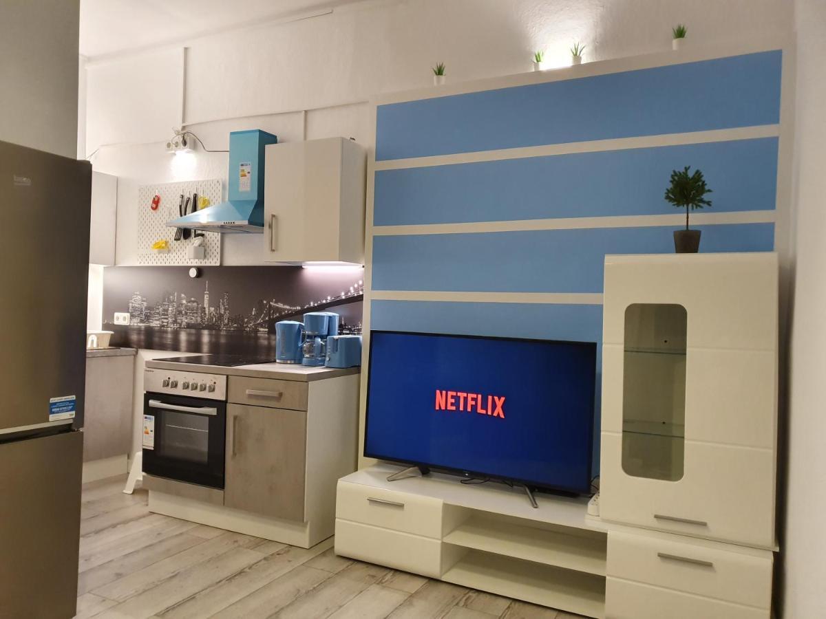 Central Lichtenberger Apartment For 6 People Berlino Esterno foto