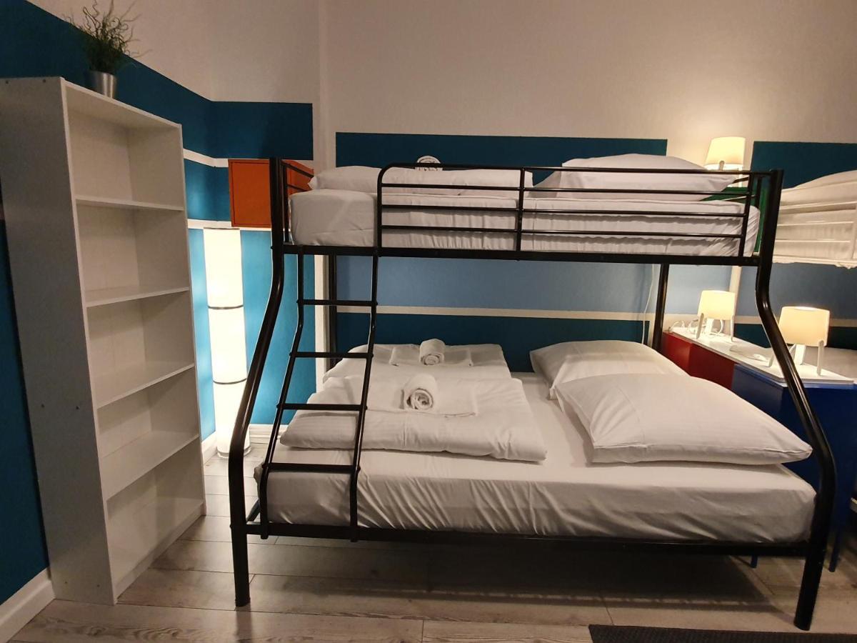 Central Lichtenberger Apartment For 6 People Berlino Esterno foto