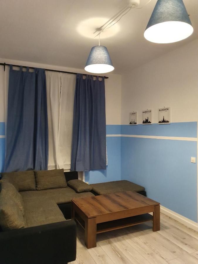 Central Lichtenberger Apartment For 6 People Berlino Esterno foto
