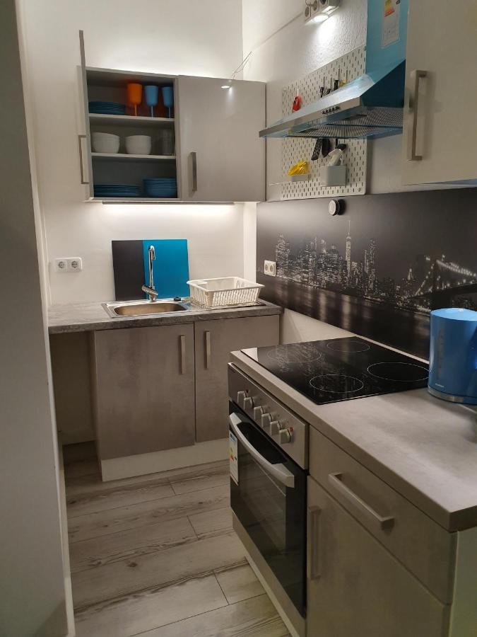 Central Lichtenberger Apartment For 6 People Berlino Esterno foto
