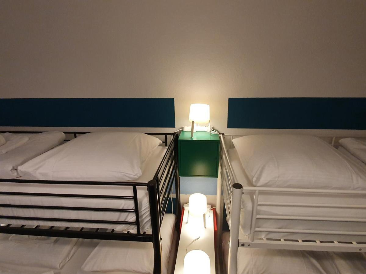 Central Lichtenberger Apartment For 6 People Berlino Esterno foto